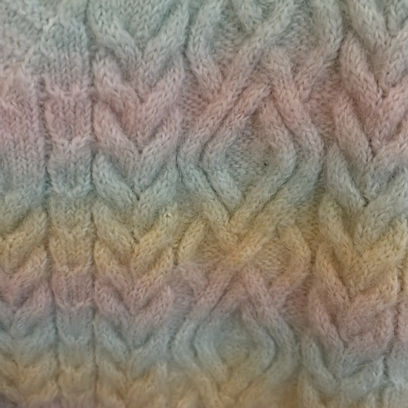 Pastel Rainbow Sweater  🌈 - Picture 6 of 7